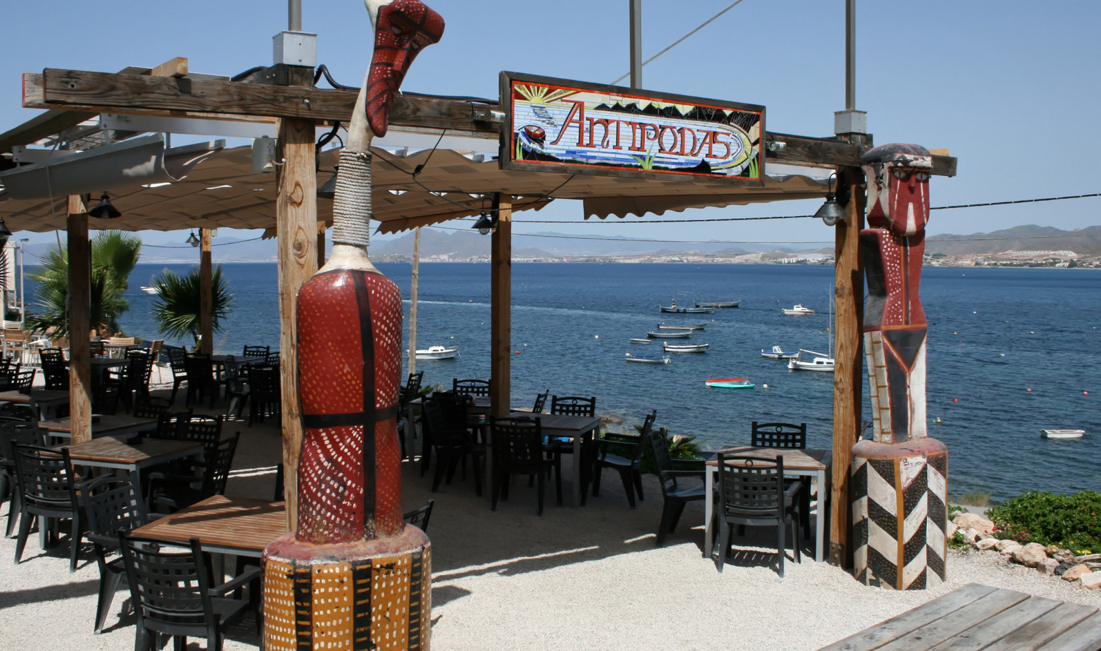 Antipodas Tavern & Restaurant La Azohìa